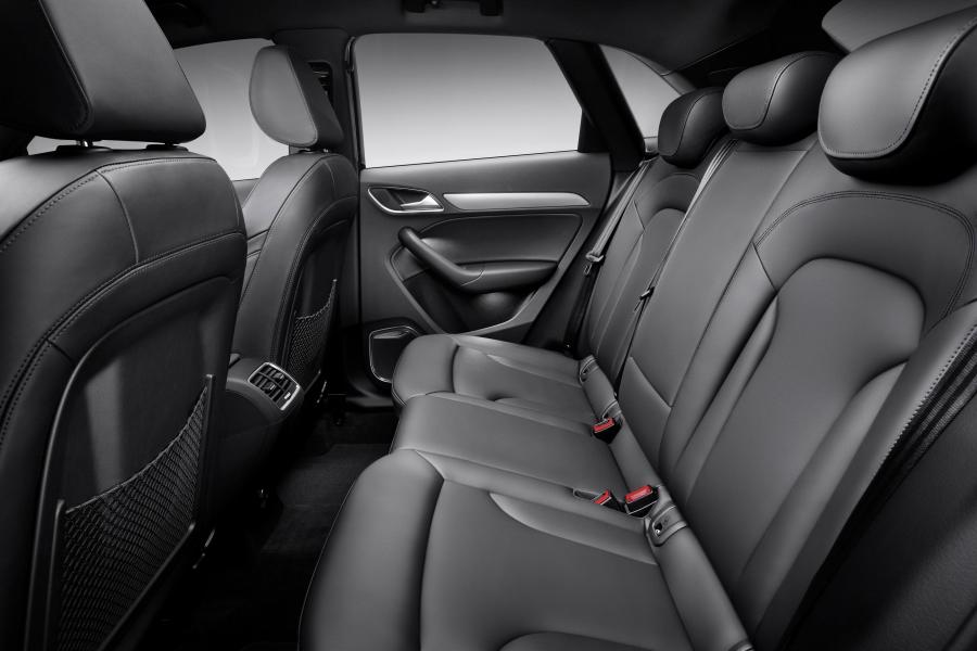 Интерьер Audi Q3 2.0 TFSI Quattro (8U) 2014 года  (NA) (фото 17 из 17)